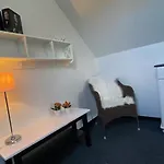 Dejlig Gardhave 5 Sovevaerelser Nyaraló *