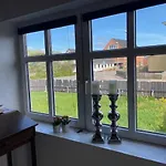 Dejlig Gardhave 5 Sovevaerelser 度假居 *