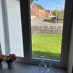 Dejlig Gardhave 5 Sovevaerelser 度假居 哈博尔