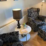 Dejlig Gardhave 5 Sovevaerelser Casa vacanze Harboør
