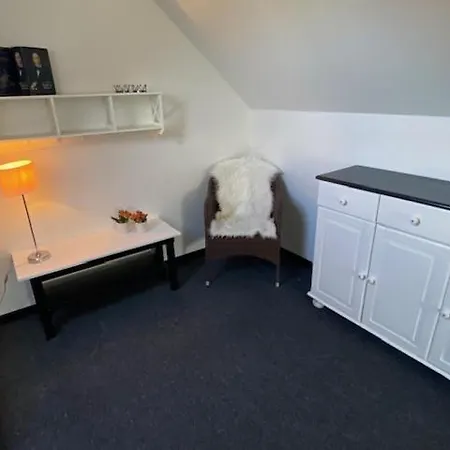 Dejlig Gardhave 5 Sovevaerelser Holiday home