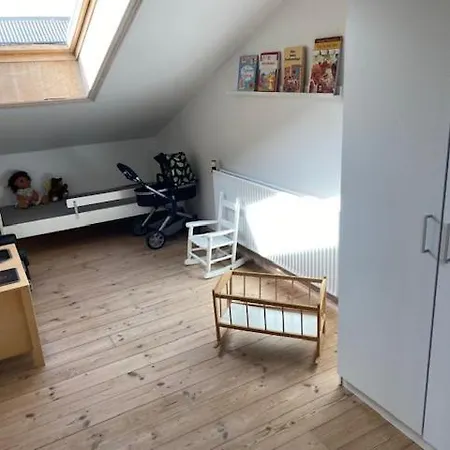 Dejlig Gårdhave 5 Soveværelser Feriehus Harboør