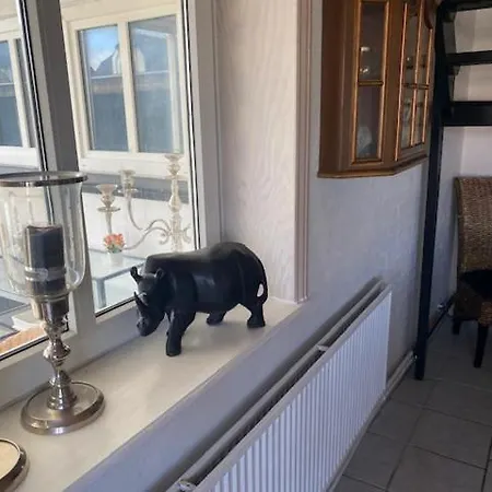 Dejlig Gårdhave 5 Soveværelser Feriehus Harboør