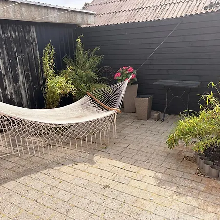 Holiday home Dejlig Gardhave 5 Sovevaerelser Harboor