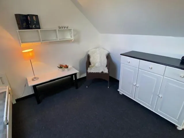 Dejlig Gardhave 5 Sovevaerelser بيت للعطل