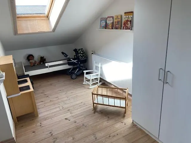 Dejlig Gardhave 5 Sovevaerelser بيت للعطل هاربور